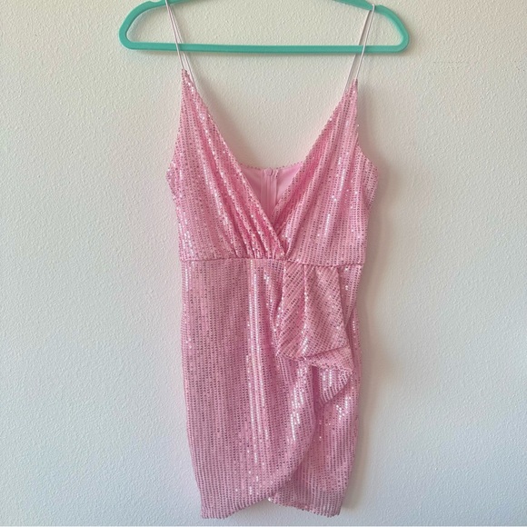 βΌοΈ 65% OFF CLEARANCE βΌοΈ Pink Deep V Sequin Party Dress - Picture 8 of 10
